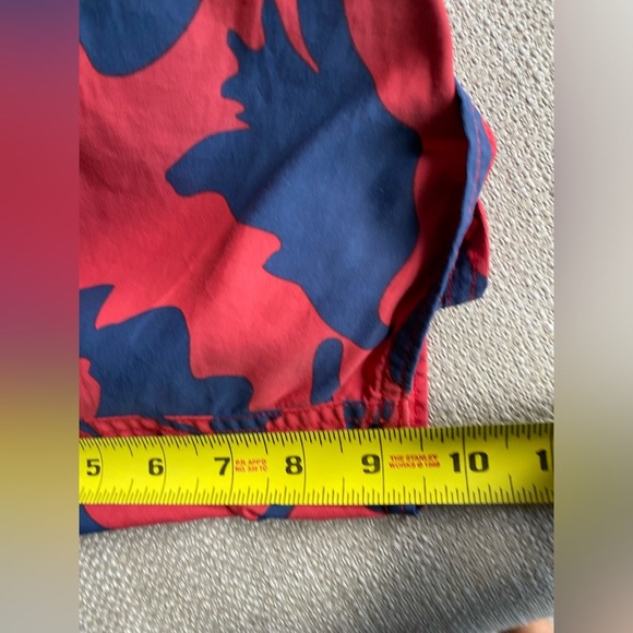 Patagonia Swim Trunks Men’s 34 Board Shorts Hawaiian Patter Red Blue - Picture 5 of 8